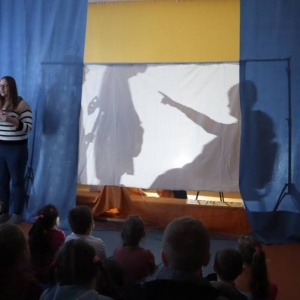 pokaż obrazek -  Droga krzyżowa w formie teatru cieni