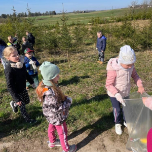 pokaż obrazek - Akcja sprzątania Częstkowa