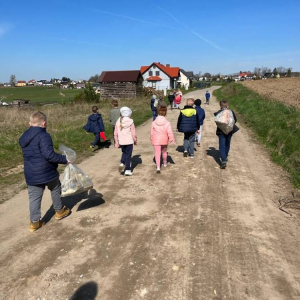 pokaż obrazek - Akcja sprzątania Częstkowa
