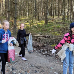 pokaż obrazek - Akcja sprzątania Częstkowa