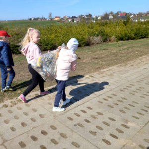 pokaż obrazek - Akcja sprzątania Częstkowa