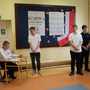 pokaż obrazek - Szkolne obchody Święta Narodowego Trzeciego Maja