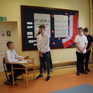 pokaż obrazek - Szkolne obchody Święta Narodowego Trzeciego Maja
