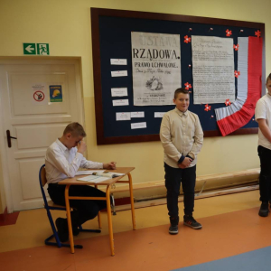 pokaż obrazek - Szkolne obchody Święta Narodowego Trzeciego Maja