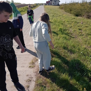 pokaż obrazek - Lekcja przyrody w terenie
