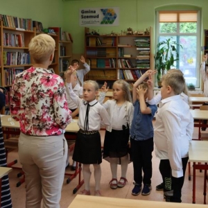 pokaż obrazek - Pasowanie na czytelnika