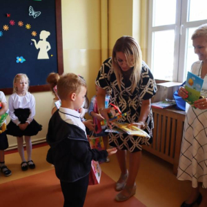 pokaż obrazek - Wręczenie dyplomów i upominków