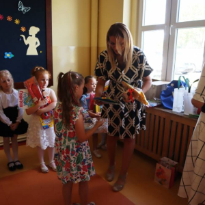 pokaż obrazek - Wręczenie dyplomów i upominków
