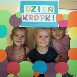 pokaż obrazek - Międzynarodowy Dzień Kropki w oddziale przedszkolnym