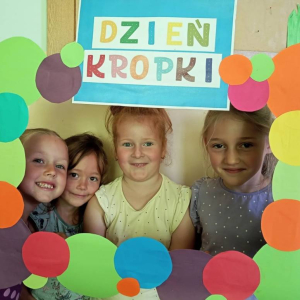 pokaż obrazek - Międzynarodowy Dzień Kropki w oddziale przedszkolnym