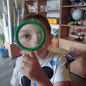 pokaż obrazek - Przyrządy i pomoce przyrodnika