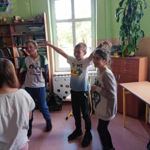 pokaż obrazek -  Zabawy integracyjne w klasie V