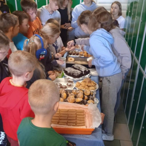 pokaż obrazek - Witaj w szkole, czyli słodki początek