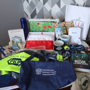 pokaż obrazek - Upominki od patronów akcji #SprzątamyDlaPolski 