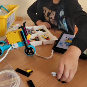 pokaż obrazek -  Zajęcia z klockami Lego Education Spike Prime