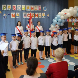 pokaż obrazek - Ślubowanie i pasowanie na ucznia