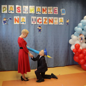pokaż obrazek - Ślubowanie i pasowanie na ucznia