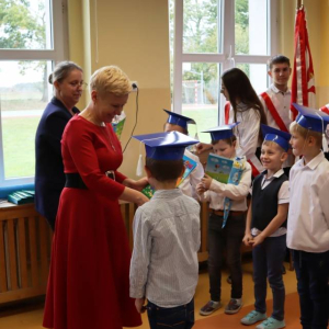 pokaż obrazek - Ślubowanie i pasowanie na ucznia