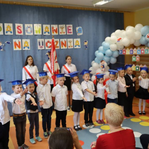 pokaż obrazek - Ślubowanie i pasowanie na ucznia