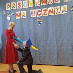 pokaż obrazek - Ślubowanie i pasowanie na ucznia