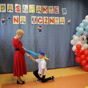 pokaż obrazek - Ślubowanie i pasowanie na ucznia