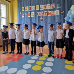pokaż obrazek - Ślubowanie i pasowanie na ucznia
