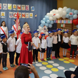 pokaż obrazek - Ślubowanie i pasowanie na ucznia