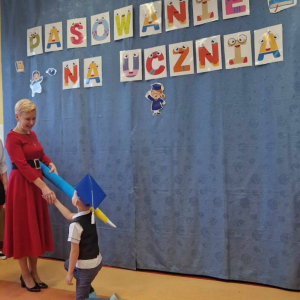 pokaż obrazek - Ślubowanie i pasowanie na ucznia