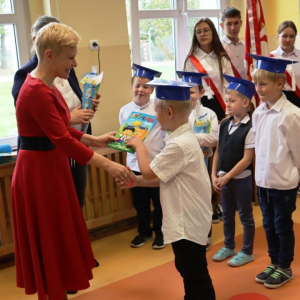 pokaż obrazek - Ślubowanie i pasowanie na ucznia
