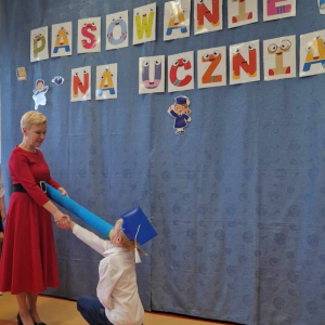 pokaż obrazek - Ślubowanie i pasowanie na ucznia