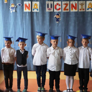 pokaż obrazek - Ślubowanie i pasowanie na ucznia