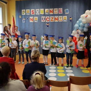 pokaż obrazek - Ślubowanie i pasowanie na ucznia