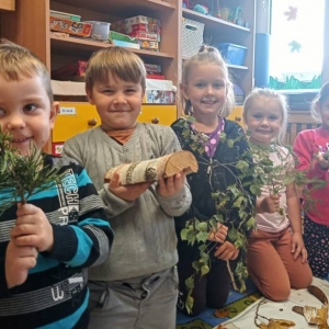 pokaż obrazek -  Lekcja przyrody w oddziale przedszkolnym