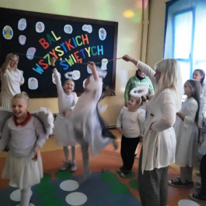 pokaż obrazek - Bal Wszystkich Świętych