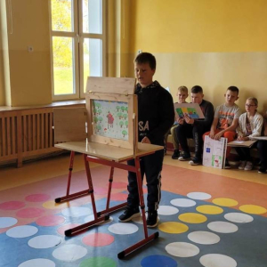 pokaż obrazek - Historia szpaka Mateusza - teatrzyk kamishibai 