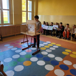 pokaż obrazek - Historia szpaka Mateusza - teatrzyk kamishibai 