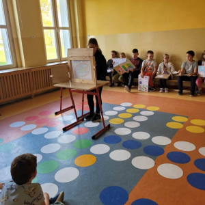 pokaż obrazek - Historia szpaka Mateusza - teatrzyk kamishibai 
