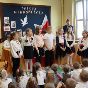 pokaż obrazek - Szkolne obchody Narodowego Święta Niepodległości