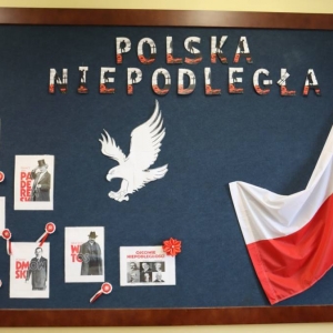pokaż obrazek - Szkolne obchody Narodowego Święta Niepodległości