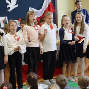pokaż obrazek - Szkolne obchody Narodowego Święta Niepodległości