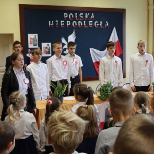pokaż obrazek - Szkolne obchody Narodowego Święta Niepodległości