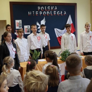 pokaż obrazek - Szkolne obchody Narodowego Święta Niepodległości