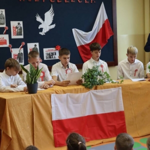 pokaż obrazek - Szkolne obchody Narodowego Święta Niepodległości