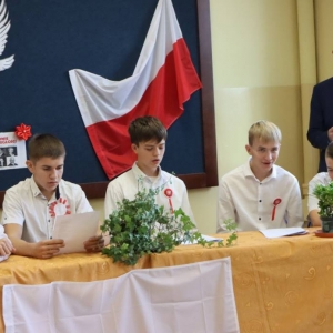pokaż obrazek - Szkolne obchody Narodowego Święta Niepodległości