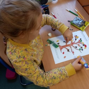 pokaż obrazek - Jesienne drzewka z pestek dyni