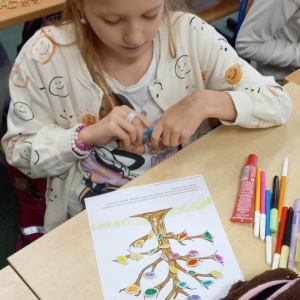 pokaż obrazek - Jesienne drzewka z pestek dyni