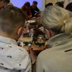 pokaż obrazek - Rodzinne Warsztaty Bożonarodzeniowe w oddziale przedszkolnym