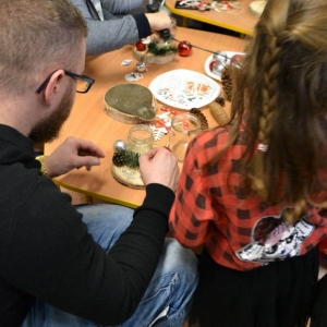 pokaż obrazek - Rodzinne Warsztaty Bożonarodzeniowe w oddziale przedszkolnym