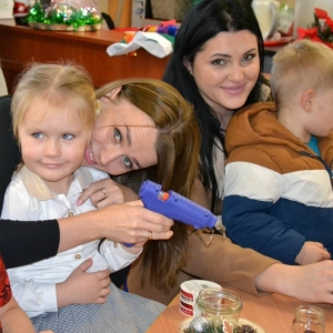 pokaż obrazek - Rodzinne Warsztaty Bożonarodzeniowe w oddziale przedszkolnym