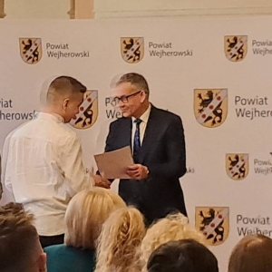 pokaż obrazek - Wręczenie dyplomów i upominków